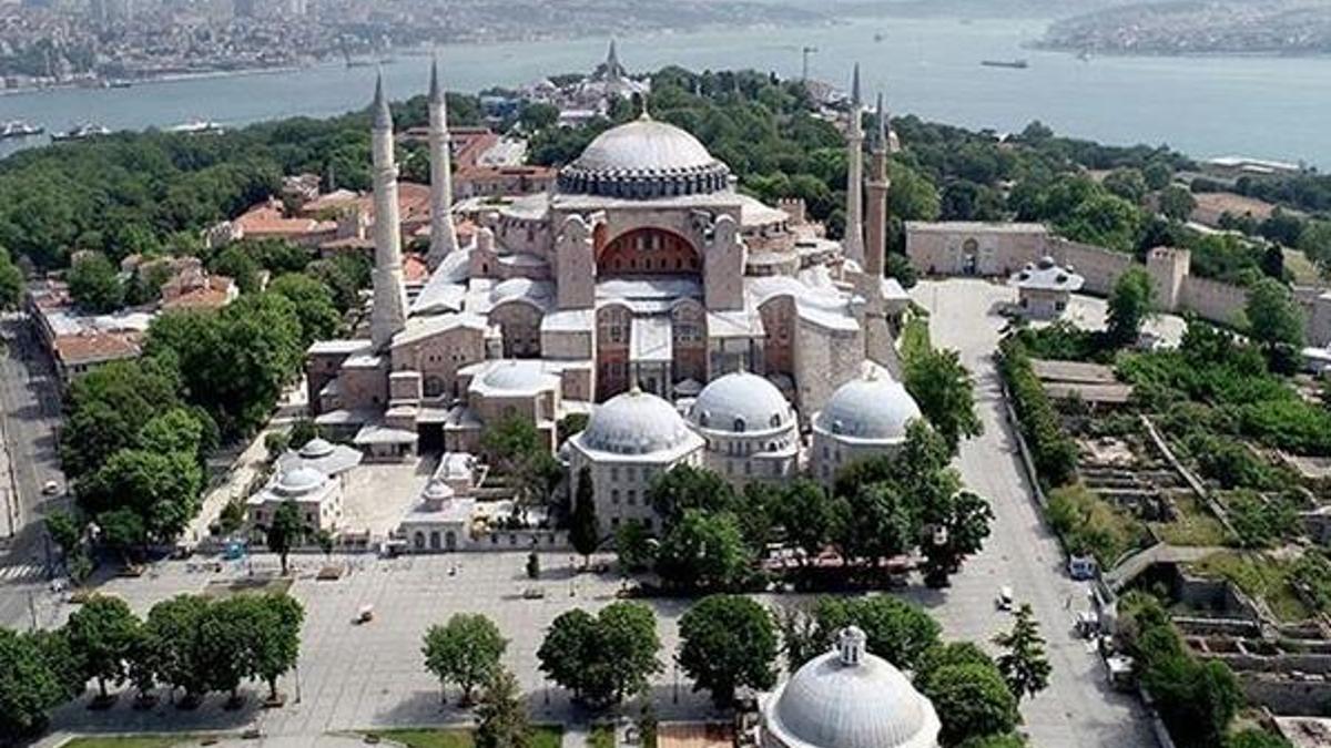 Reuters dünyaya duyurdu! 'Ayasofya kararı yarın açıklanacak'