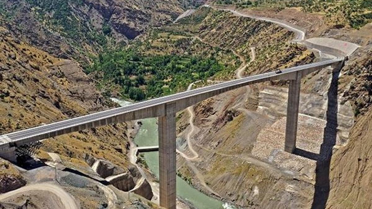 Türkiye'nin en yüksek köprüsü nerede? Botan Çayı Beğendik Köprüsü nerede?