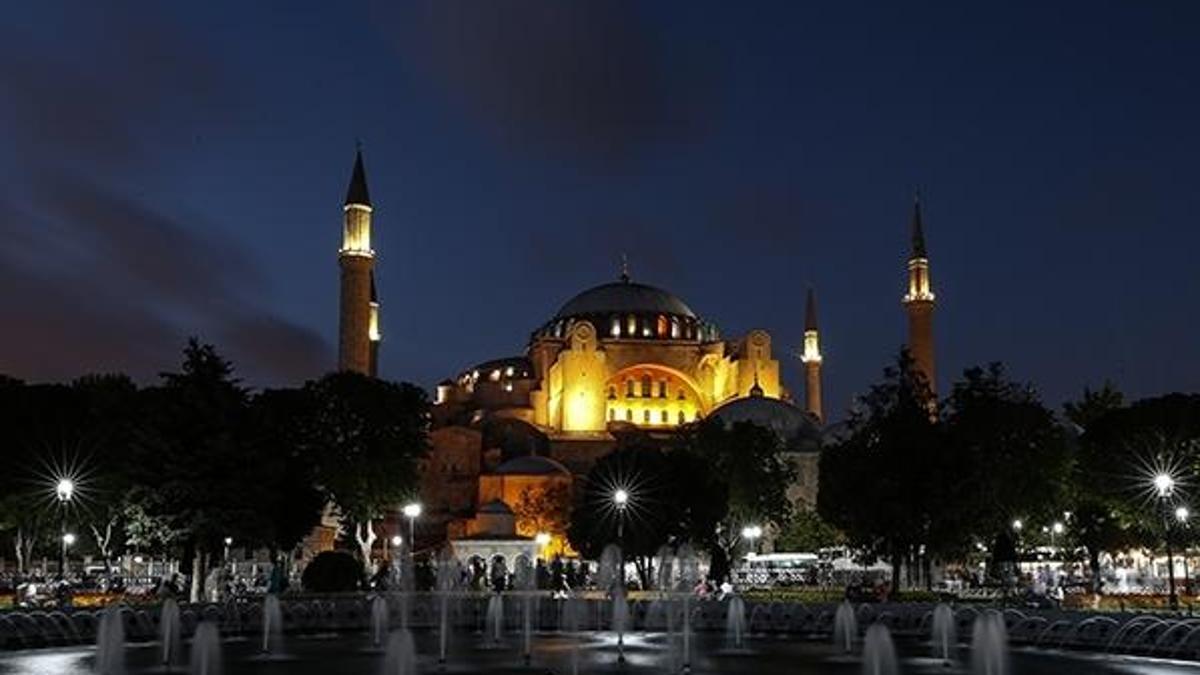 Türkiye'den flaş Ayasofya hamlesi! Resmen değişti...
