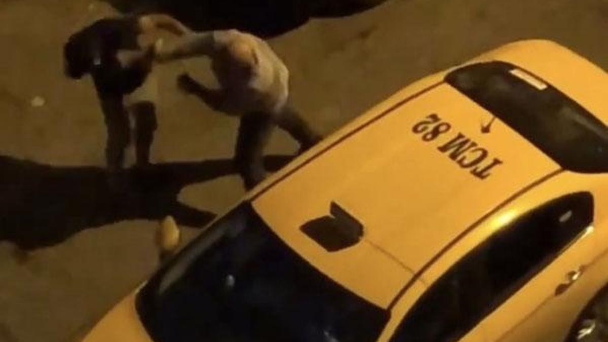 İstanbul'da taksici terörü! Müşteriyi dövdü!