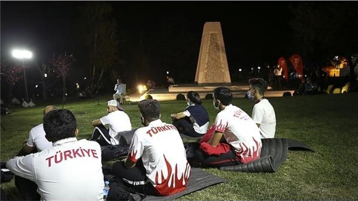 TBMM'de 'Demokrasi Nöbeti' başladı