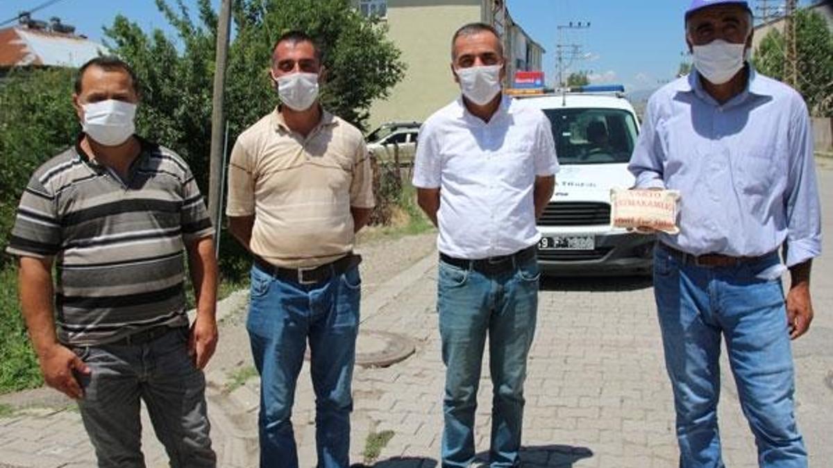 Ücretsiz maske ve sabun dağıttılar!