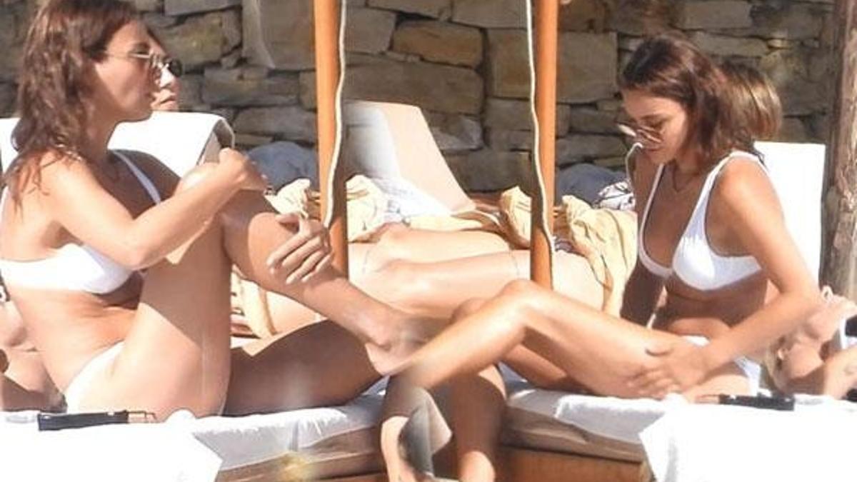 Hazal Filiz Küçükköse'nin Çeşme tatili