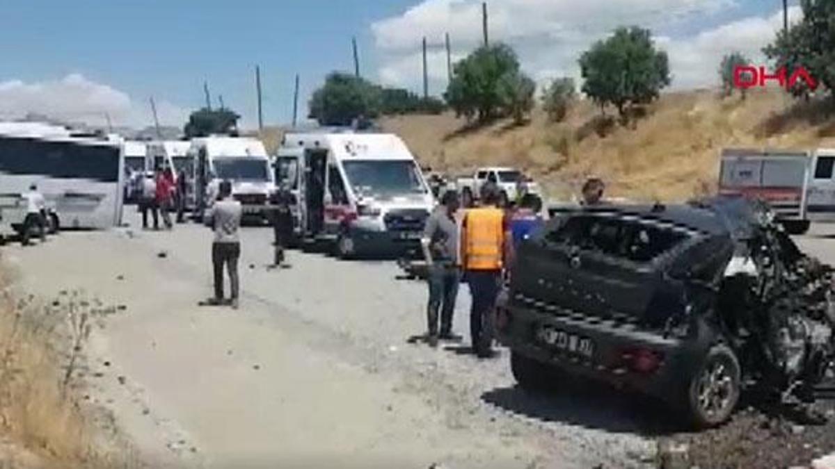 Son dakika... Tunceli'de yolcu servisi devrildi! Çok sayıda kişi...