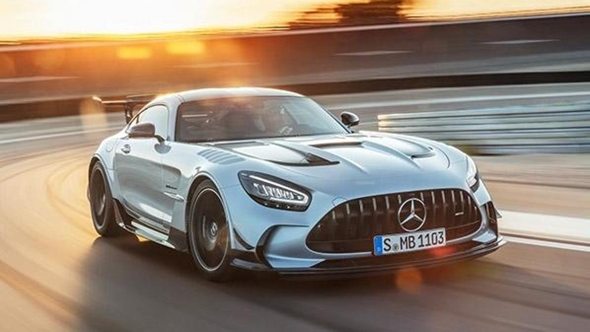 Bu Mercedes asfaltı eritecek!