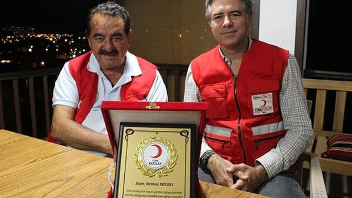 İbrahim Tatlıses'ten Kızılay'a kurban bağışı
