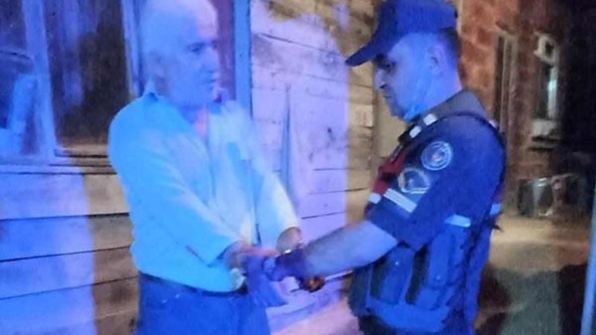 Köpeğe sopayla şiddet uyguladı, gözaltına alındı