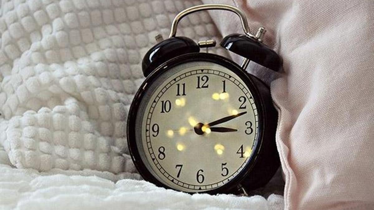 Alarm kurarak uyananlara 'biyolojik saat' uyarısı