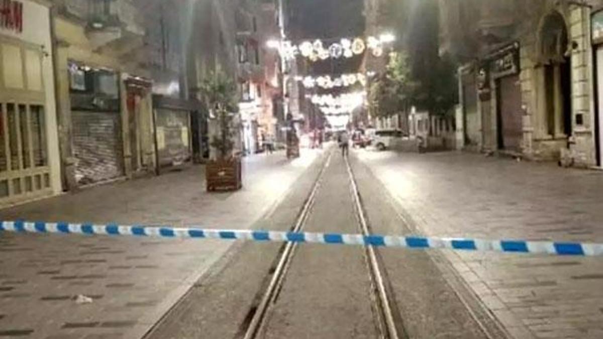 İstiklal Caddesi'nde şüpheli paket alarmı
