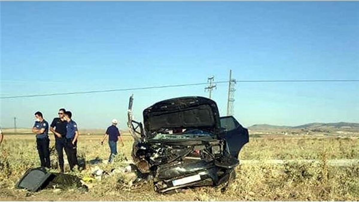 Kıbrıs gazisi ve eşi kazada öldü, kızı ve 2 torunu yaralandı