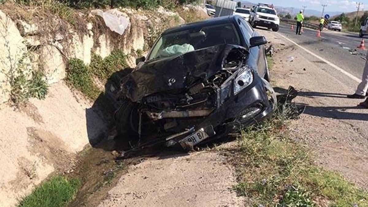 Sinop Valisi Karaömeroğlu kazada yaralandı!