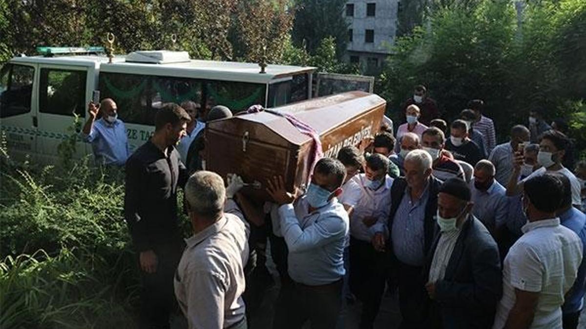 Muğla'da vahşice öldürülen Pınar, Bitlis'te toprağa verildi