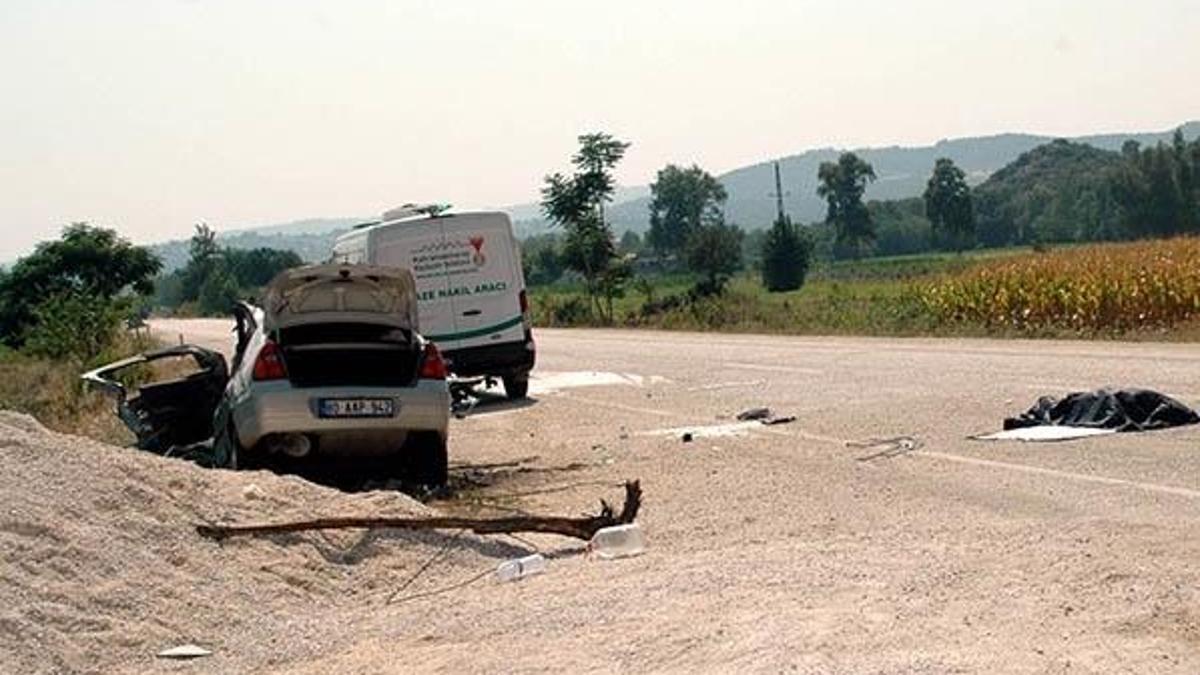 Kahramanmaraş'ta otomobil alev aldı: 1'i çocuk 2 kişi yanarak öldü