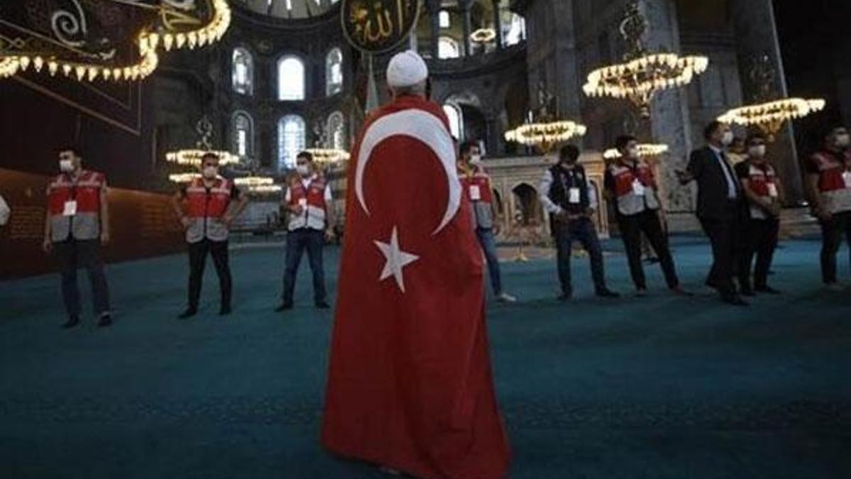 Dışişleri Bakanlığı'ndan Yunanistan'da Türk bayrağı yakılmasına çok sert tepki!
