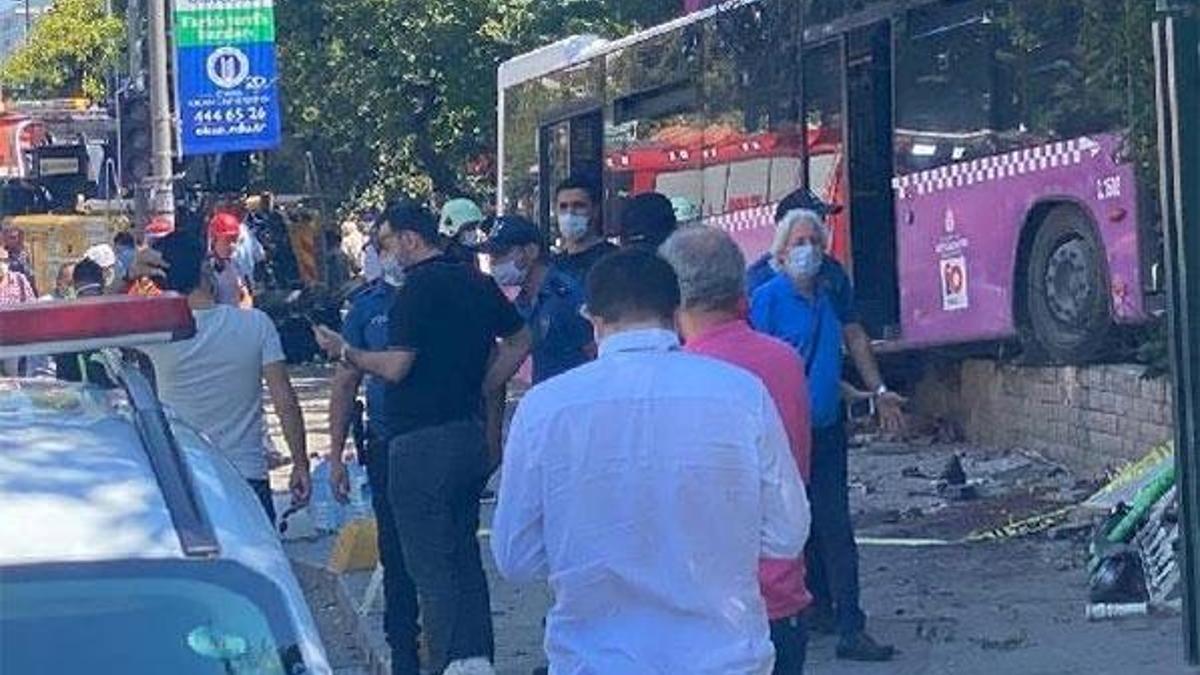 Kadıköy'de feci kaza! Yaralılar var...