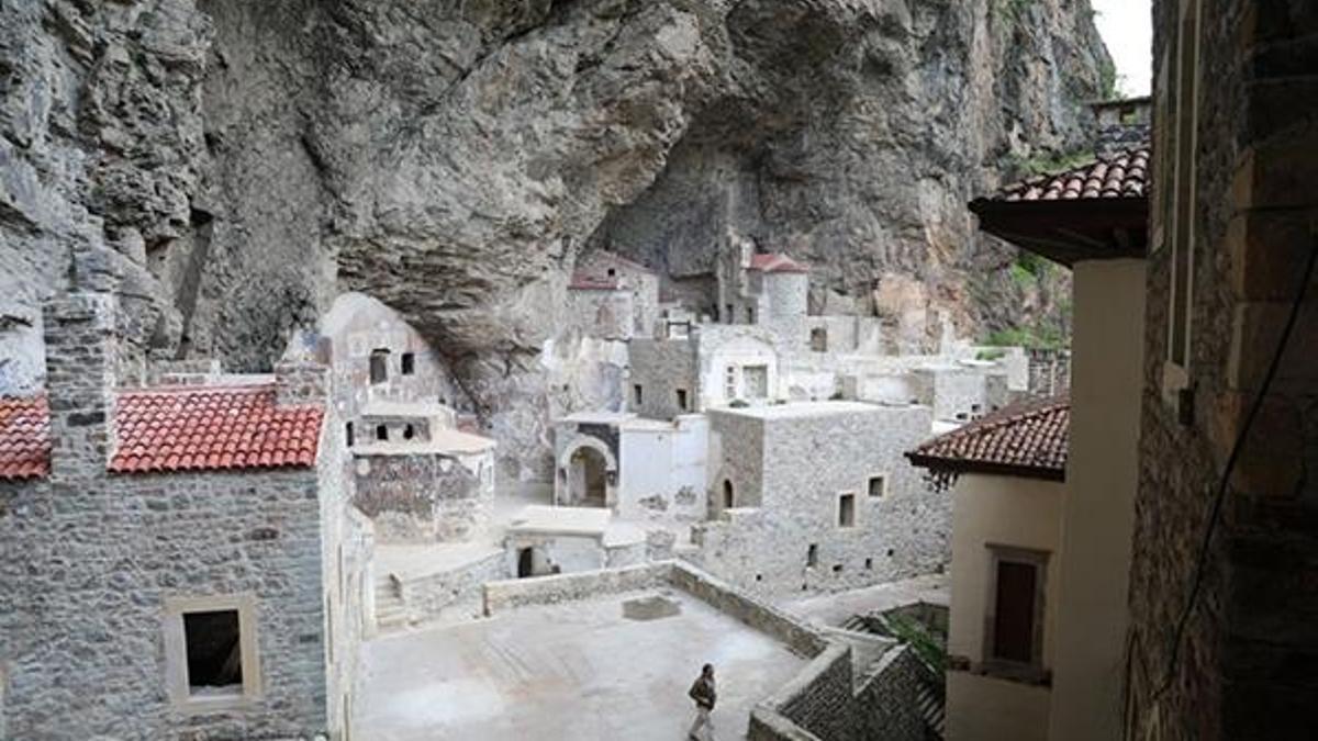 Sümela Manastırı nerede? Sümela Manastırı tarihi...