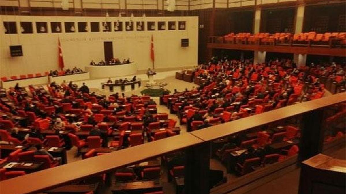 Sosyal medya düzenlemesine ilişkin kanun teklifi, TBMM'de kabul edildi
