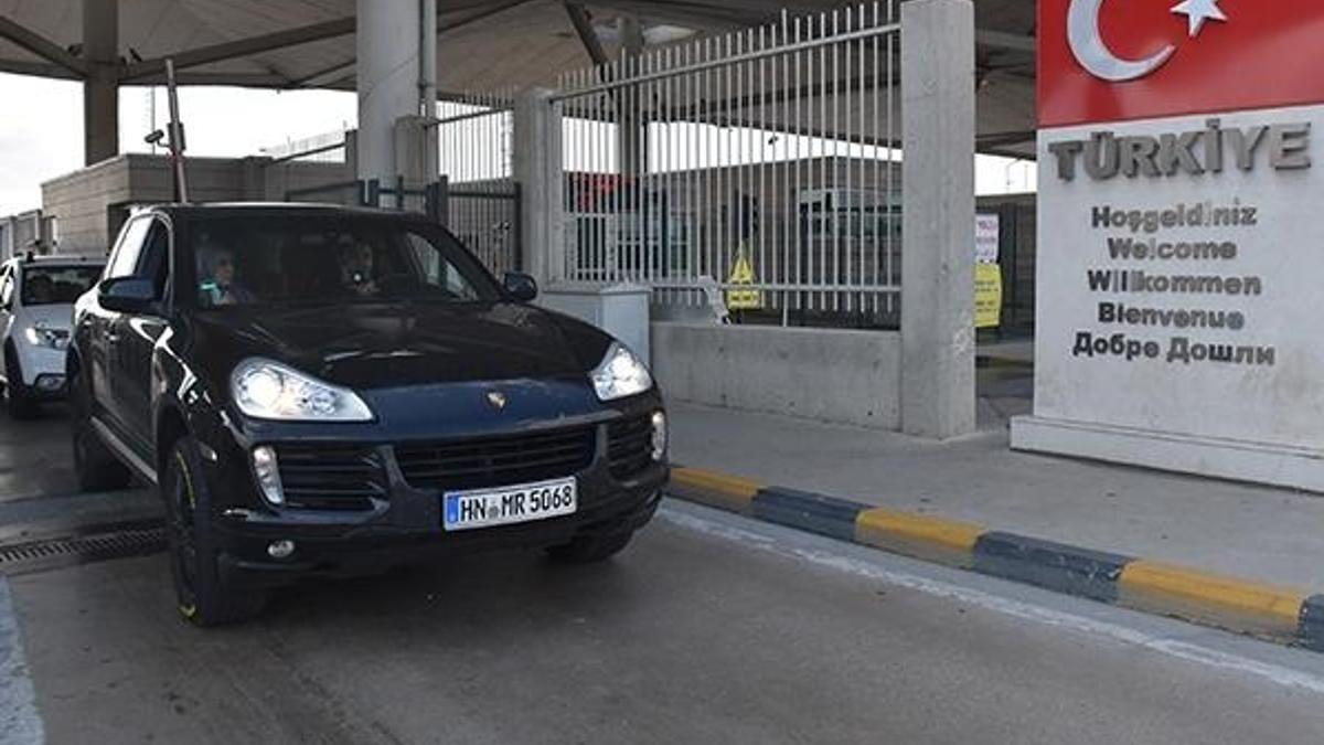 Kapıkule'de gurbetçi yoğunluğu