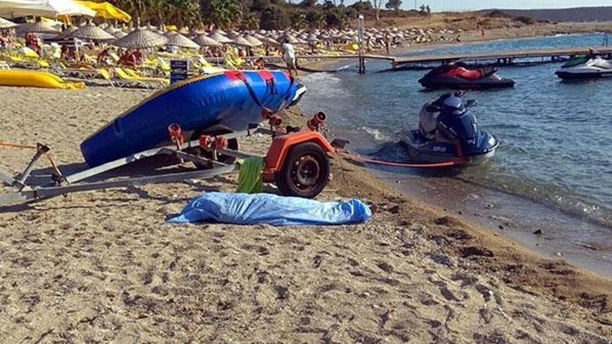 İzmir'de 10 kişinin bulunduğu tekne battı: 4 ölü