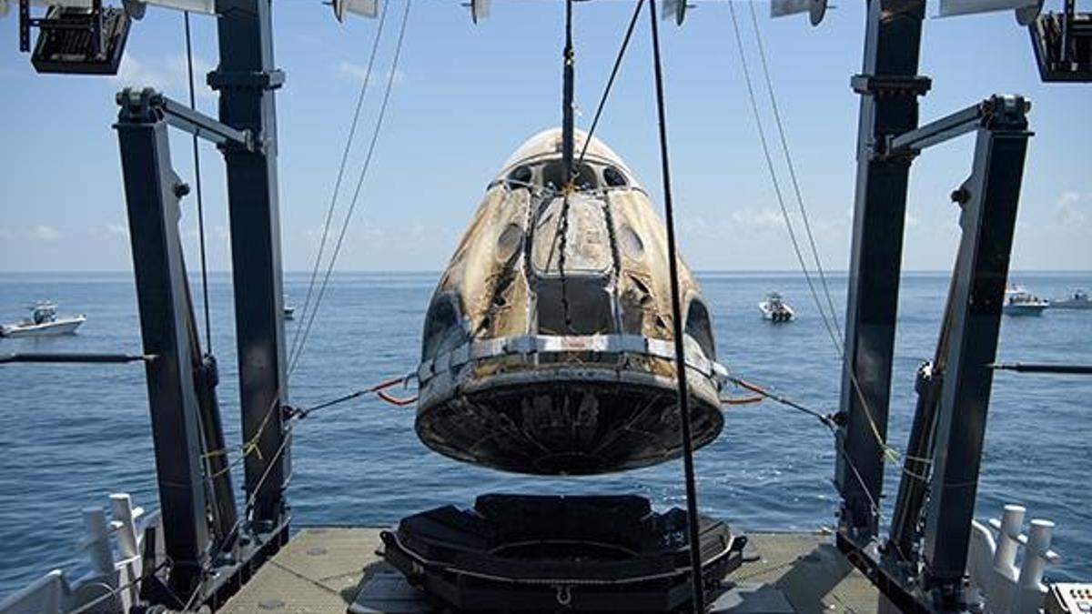 İlk insanlı uzay yolculuğu tamamlandı! İşte Nasa'nın Spacex görüntüleri