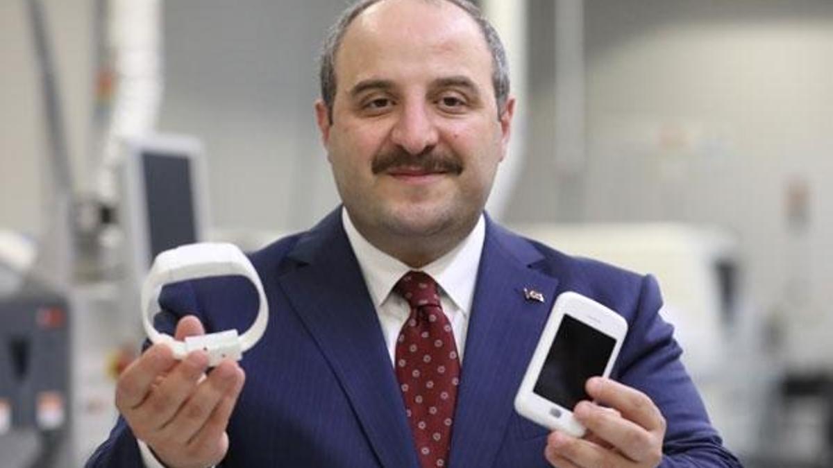 Bakan Varank: Milli elektronik kelepçe, eylül ayında teslim edilmeye başlanacak