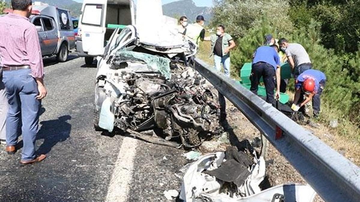 Kahreden kaza! Anne, oğlu ve kızı hayatını kaybetti