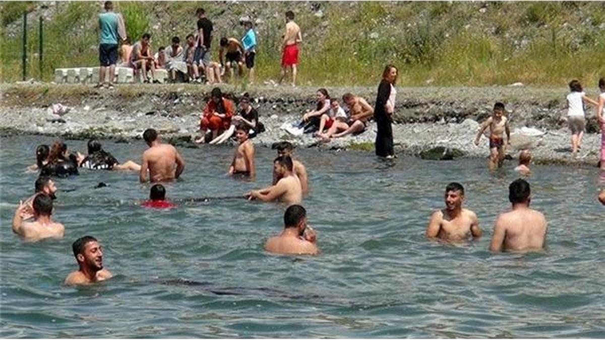 Çıldır Gölü, Ege ve Akdeniz sahillerini aratmıyor!