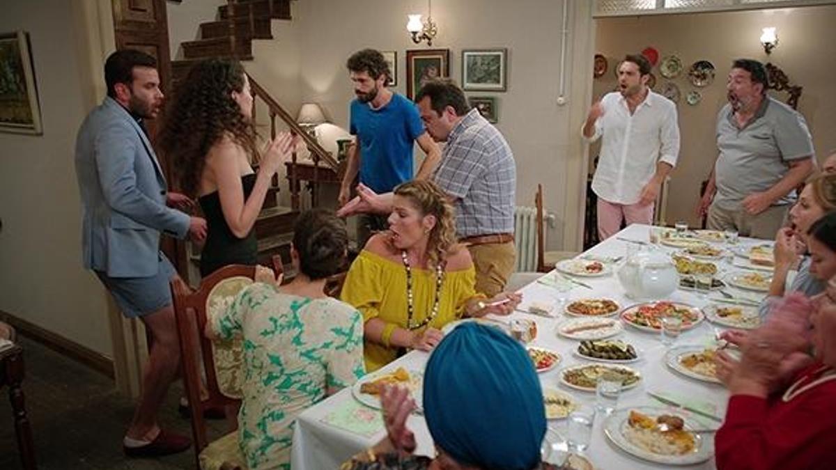 Ateş, damat adayını fena kafaladı!
