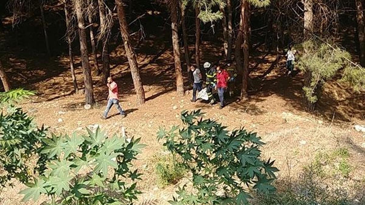 Baba ile kızı ağaca iple asılı halde ölü bulundu