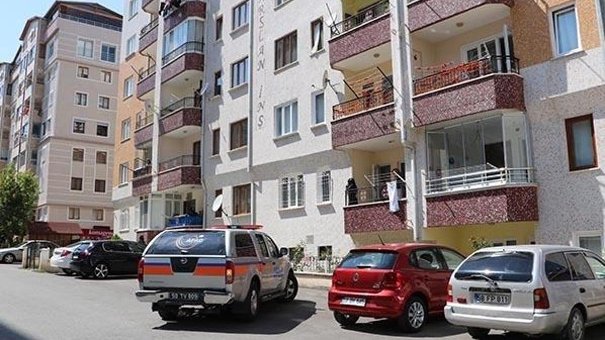 Temizliği abarttı, komşular kimyasal sızıntı sandı, ekipler alarma geçti!
