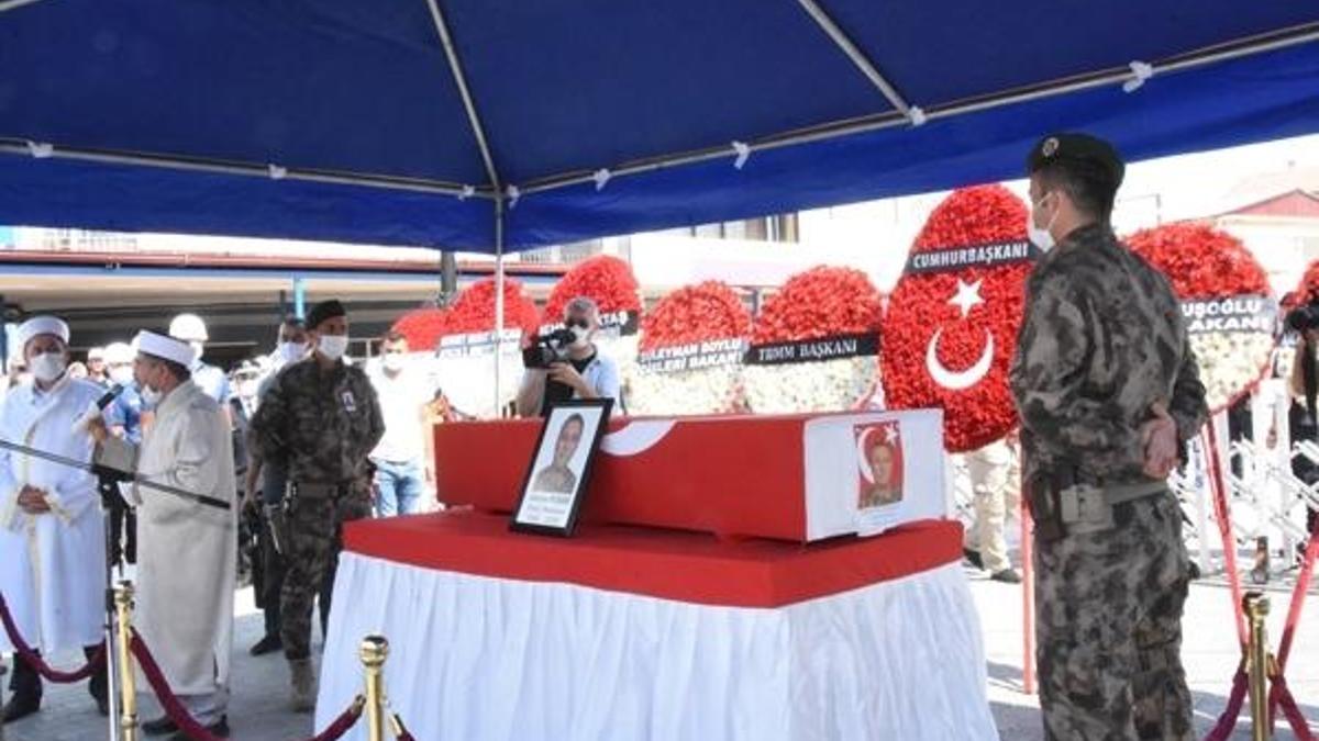 Şehit polis memuru Osman Gül ve Adnan Kısar son yolculuğuna uğurlandı
