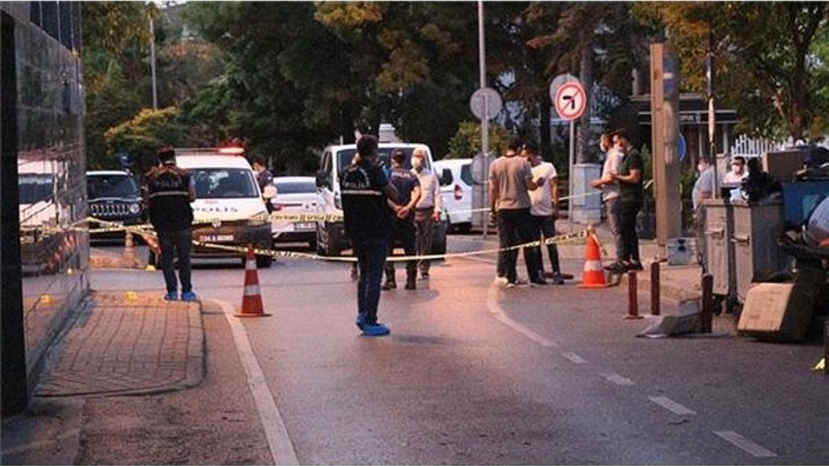 Etiler'de değnekçi kavgasında kan aktı!