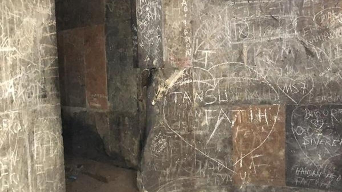 Ani'de tarihi yapıtların duvarları aşk ilan alanı oldu