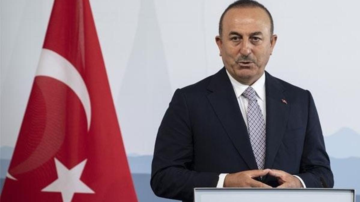 Bakan Çavuşoğlu'ndan Yunanistan'a sert uyarı: Tacizde bulunmasınlar, Yunanistan bunun karşılığını alır