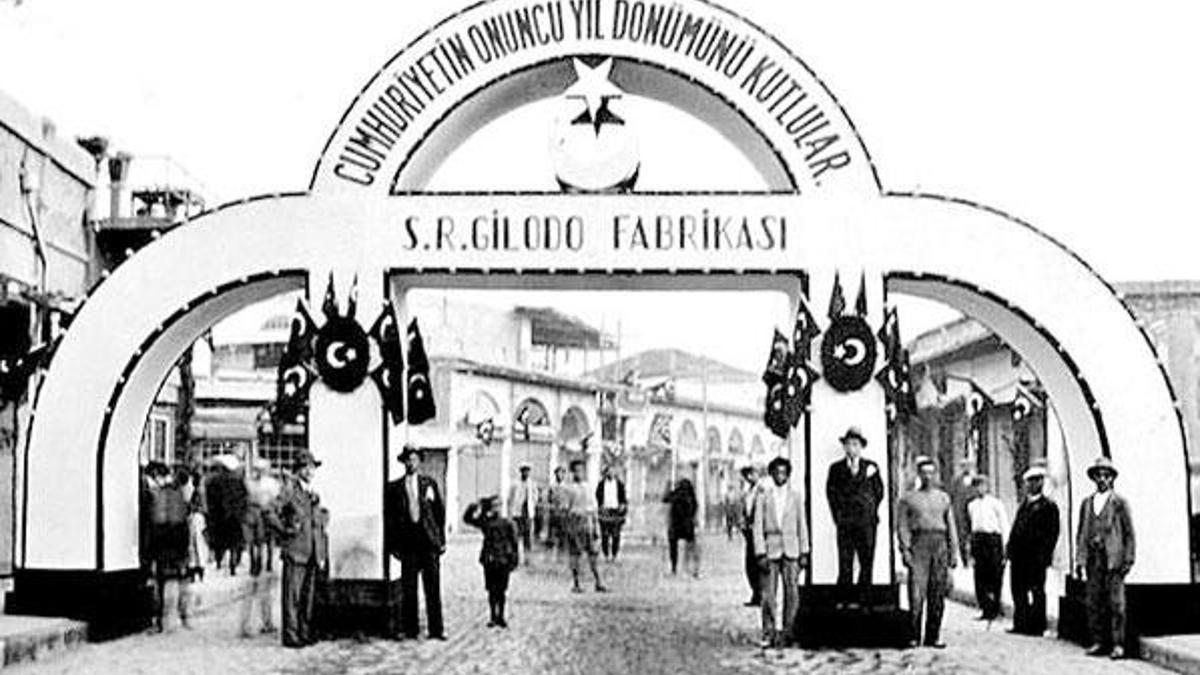 Yağ fabrikası sahipleri İngiliz ajanı çıktı