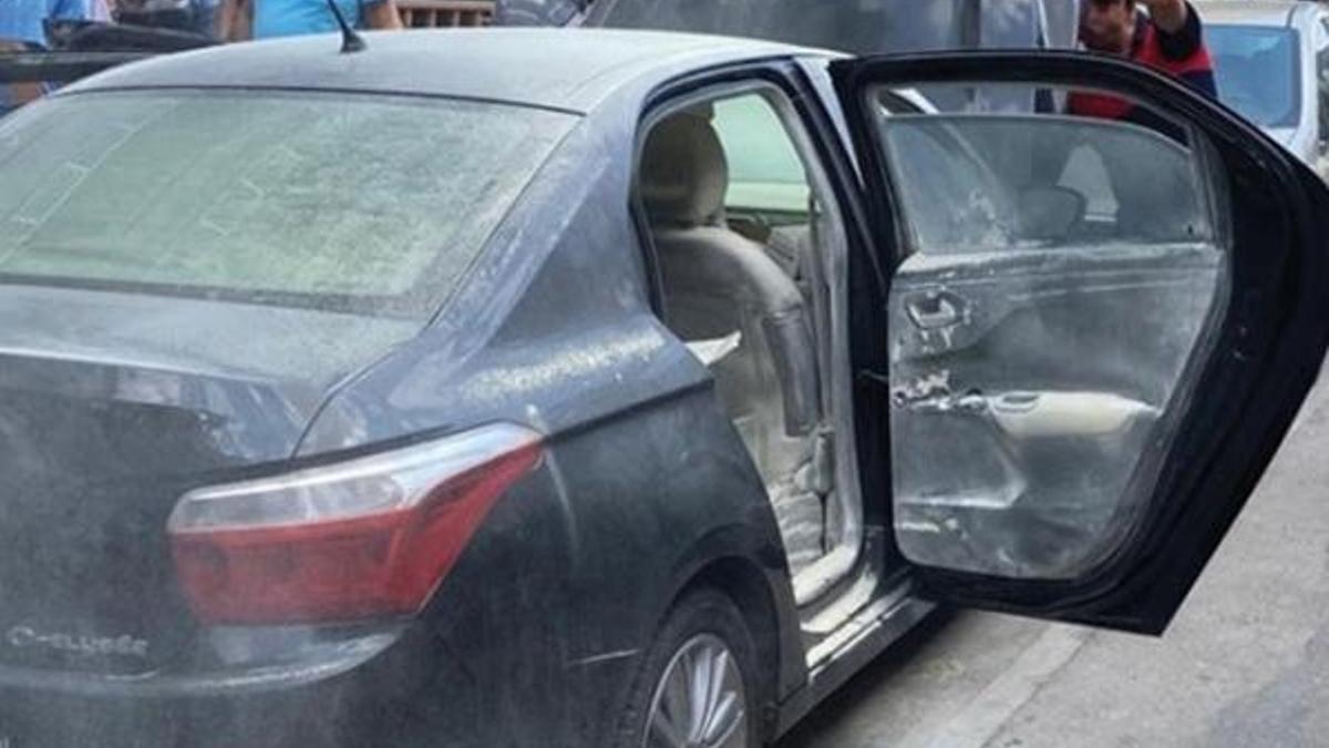 İçi dezenfektan dolu araç alev aldı