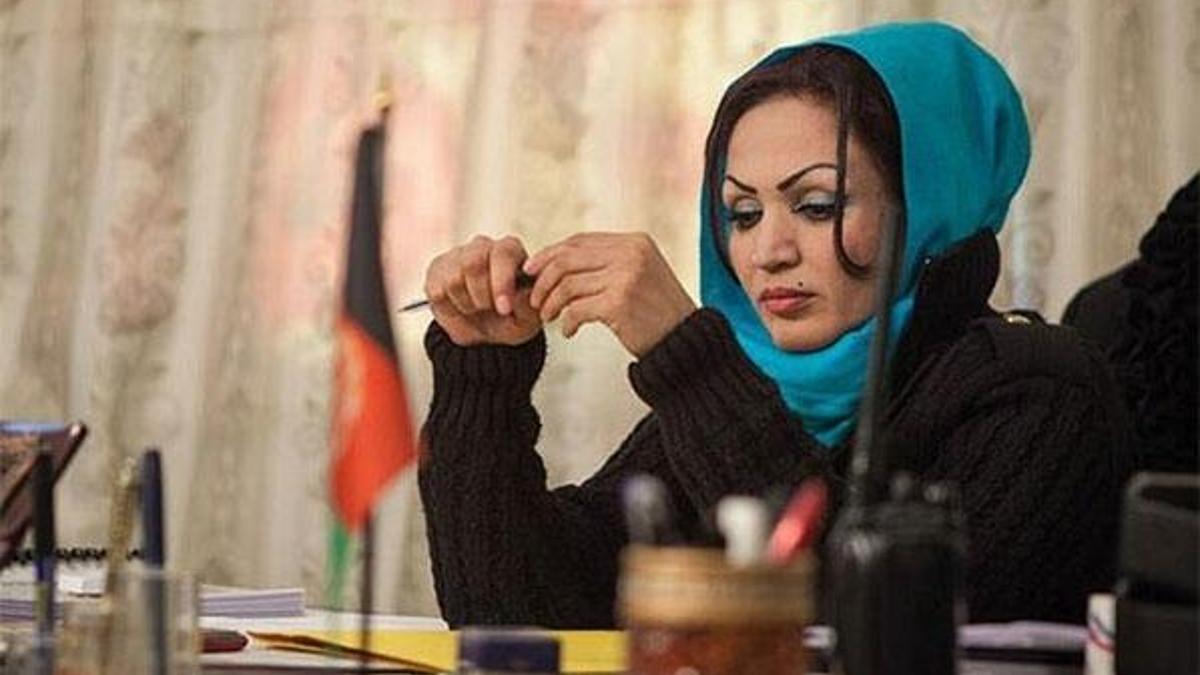 Afganistan'ın ilk kadın yönetmeni Kabil'de silahlı saldırıya uğradı