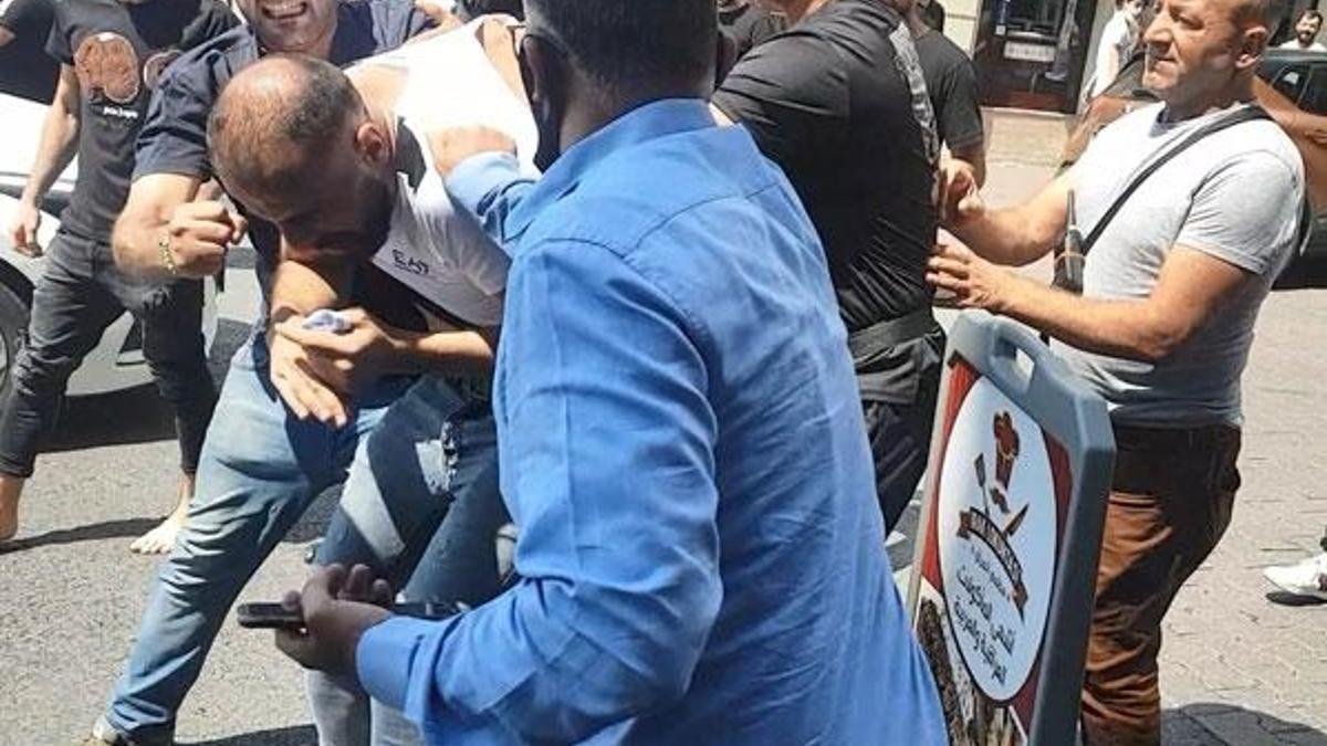 Fatih'te arkadaşının eşini otele çağırma iddiasına meydan dayağı