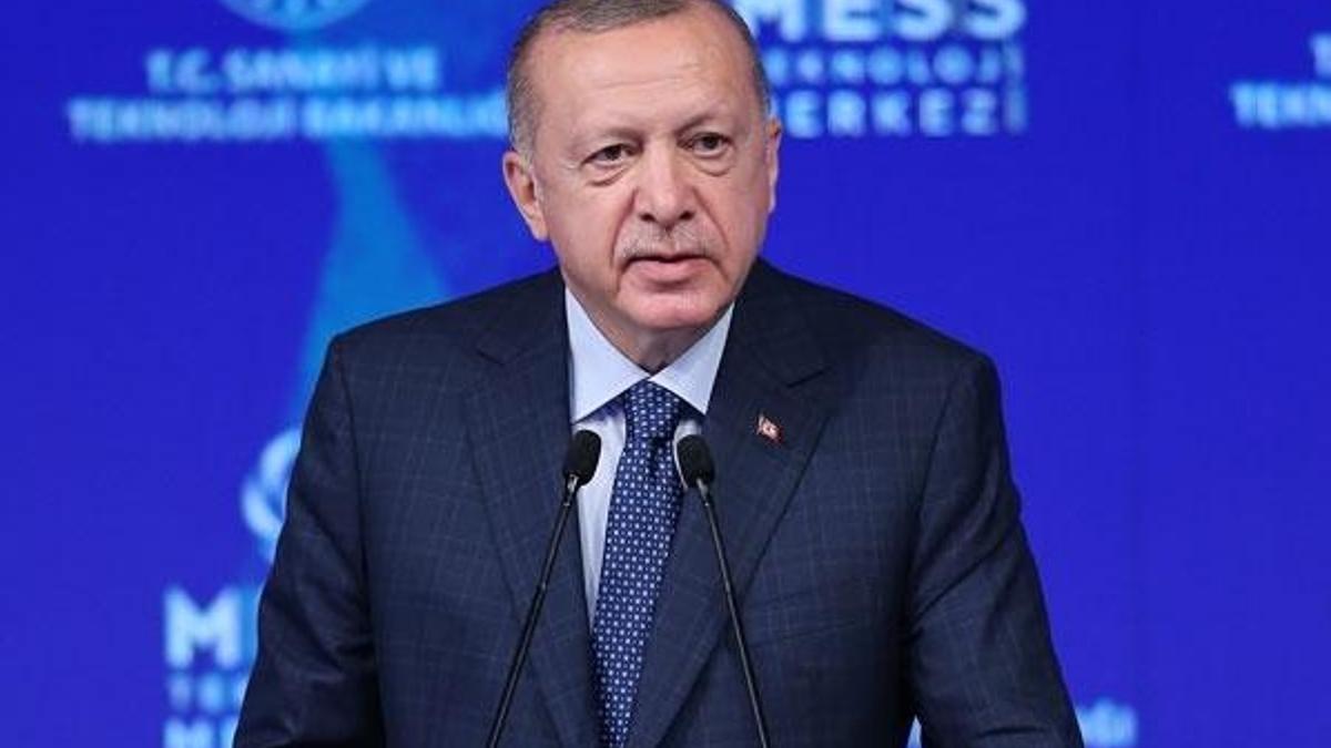 Cumhurbaşkanı Erdoğan teknoloji merkezinin açılışını robotla yaptı