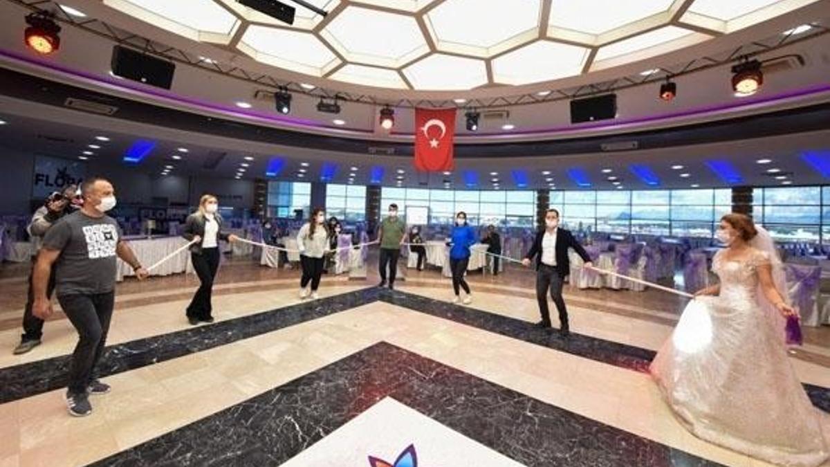 Konya'da düğün ve toplu organizasyonlara Kovid-19 sınırlaması