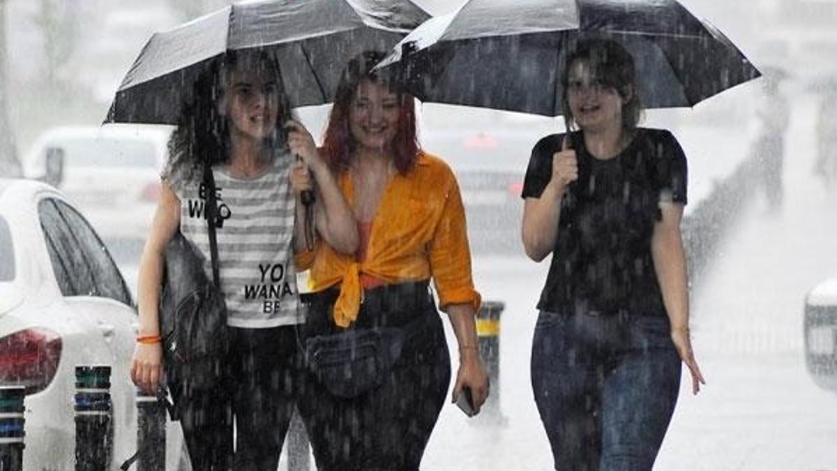 Bugün hava nasıl olacak? Meteoroloji saat verip uyardı
