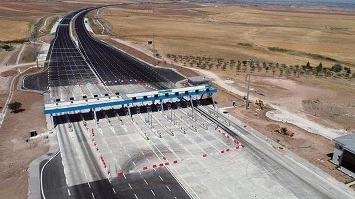 Bakan açıkladı: İlk günde 10 bine yakın araç geçti