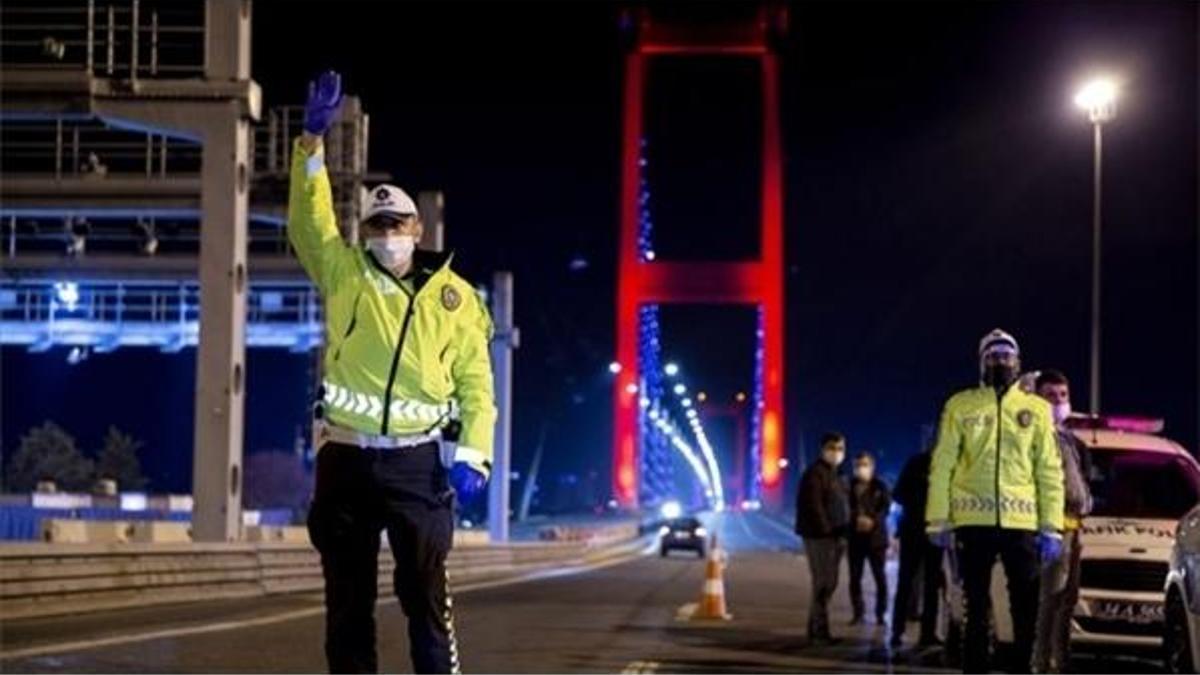 Yeni kısıtlamalar neler? Maske, müzik, ayakta yolcu kısıtlaması mı geldi? Yeni gelen kısıtlamalar...