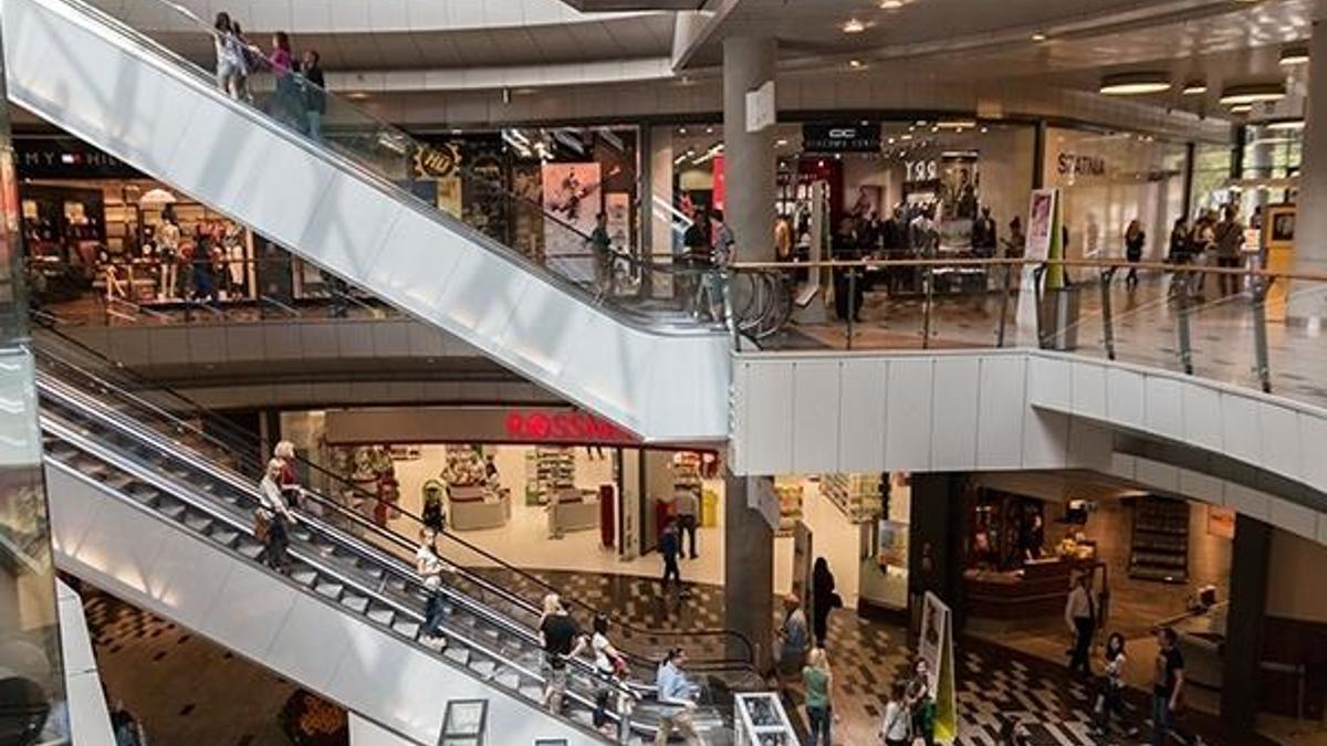 AVM'lerde yeni dönem başlıyor! Yaşlılar ve 15 yaş altındakiler...