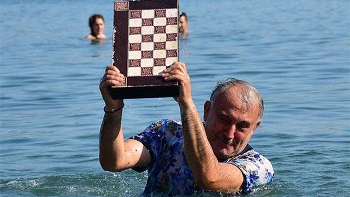 Faik Öztürk tavlada yenilince olanlar oldu
