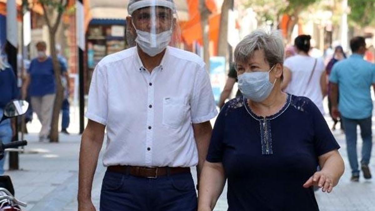 Flaş karar! 65 yaş ve üstüne saat kısıtlaması getirildi, değişti...