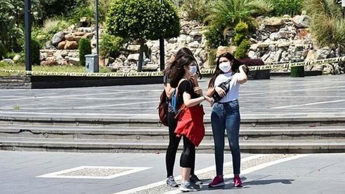 18 yaş altı sokağa çıkma yasağı var mı? Hangi illerde 18 yaş altı sokağa çıkma yasağı var?
