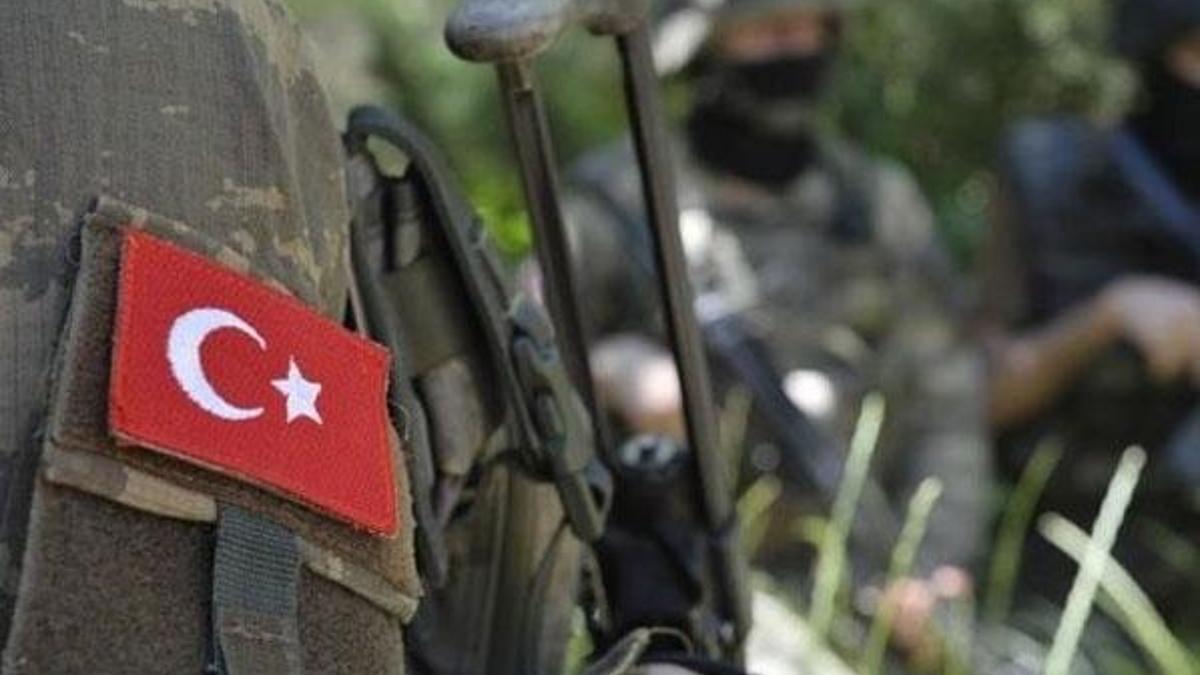 Üs bölgesine roketatarlı saldırı! Şehit ve yaralı askerlerimiz var
