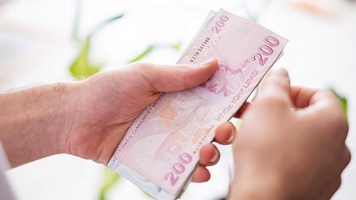 Emeklilere zam! 355 lira ve...