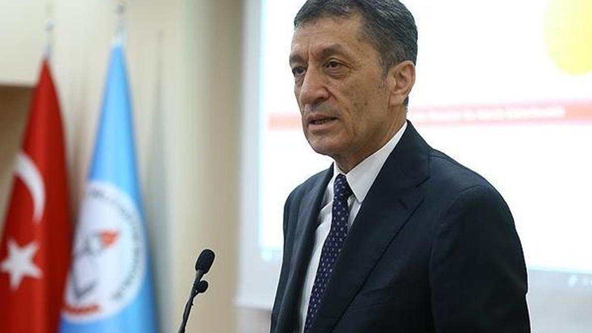 Bakan Selçuk'tan okullarla ilgili flaş açıklama